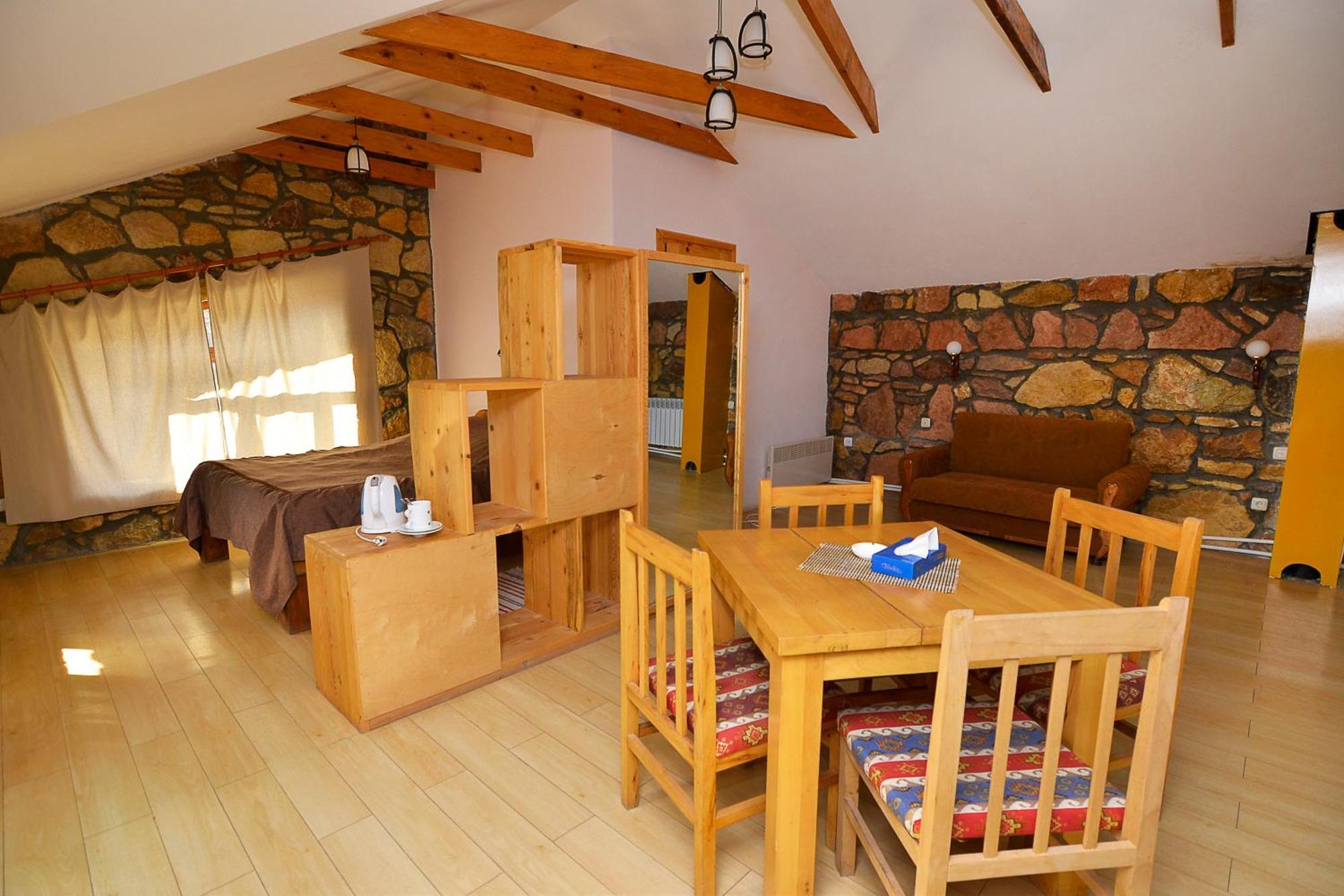 Apaga Resort Иджеван Стая снимка