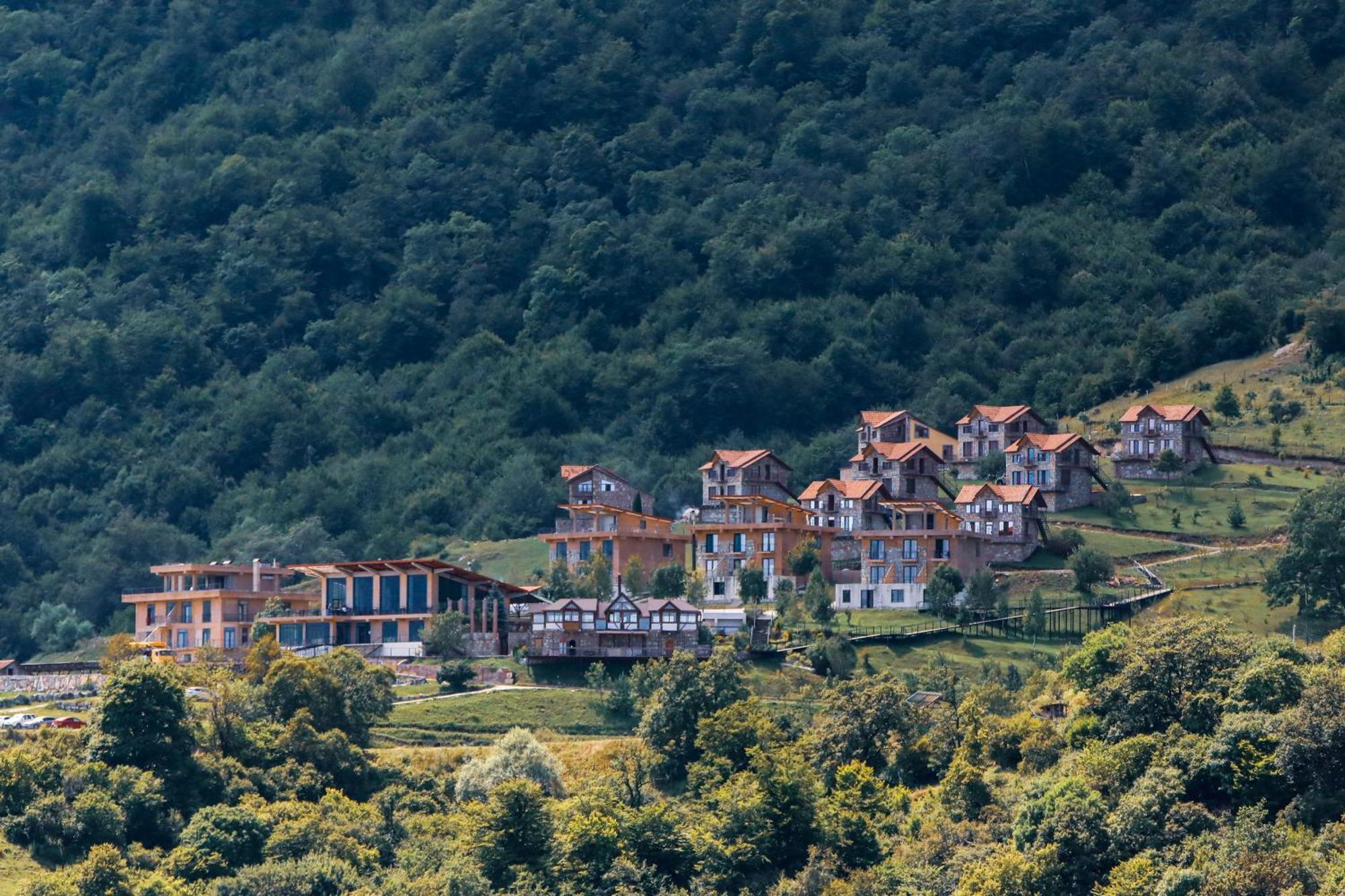 Apaga Resort Иджеван Екстериор снимка