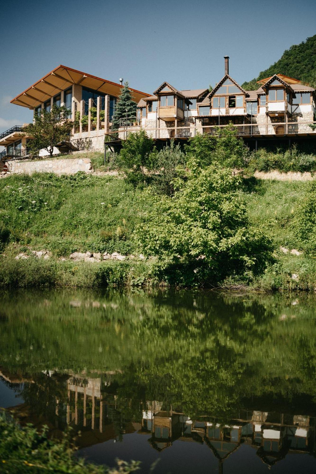 Apaga Resort Иджеван Екстериор снимка