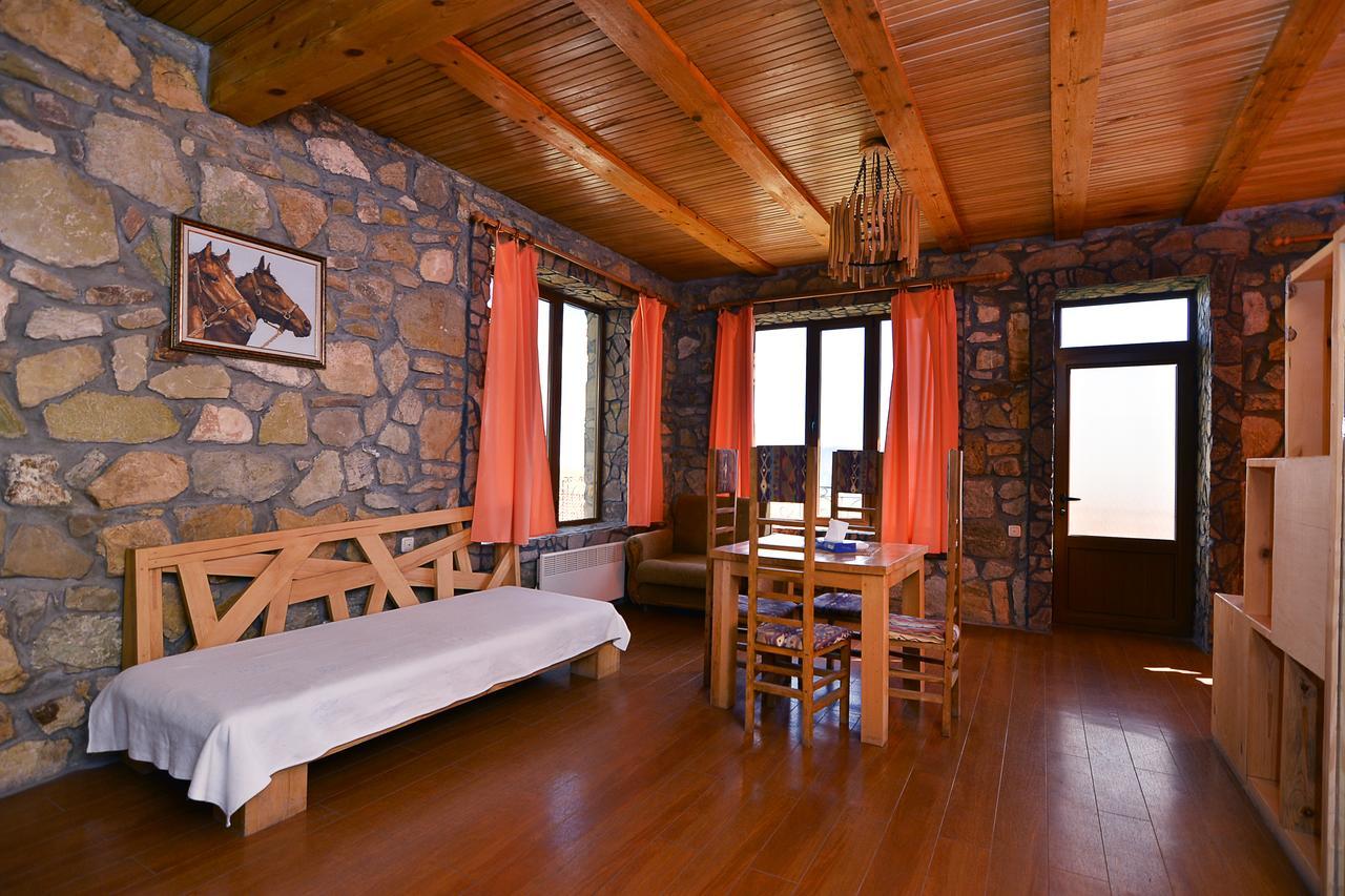 Apaga Resort Иджеван Екстериор снимка